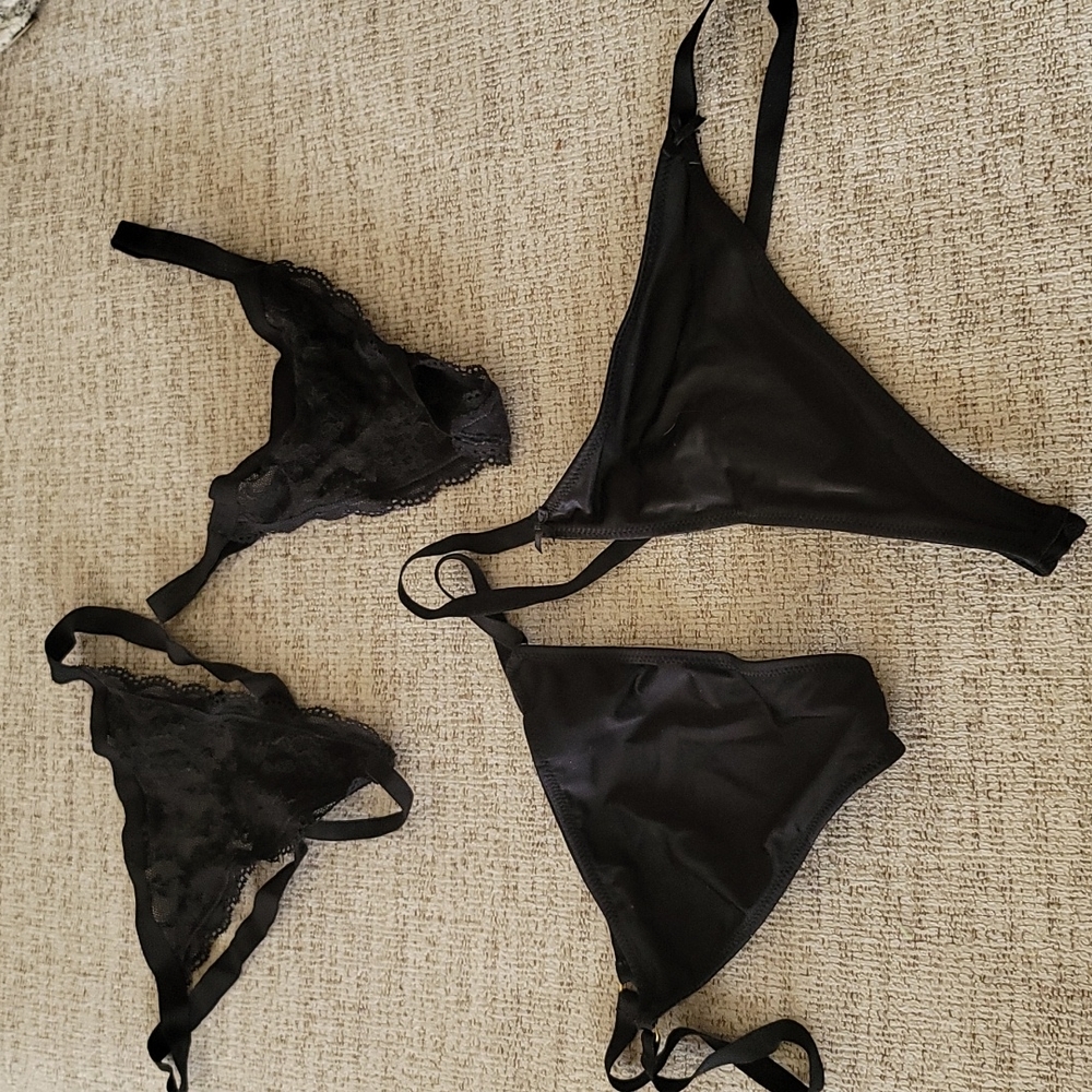 Victoria Secret V String Panties Set of 4